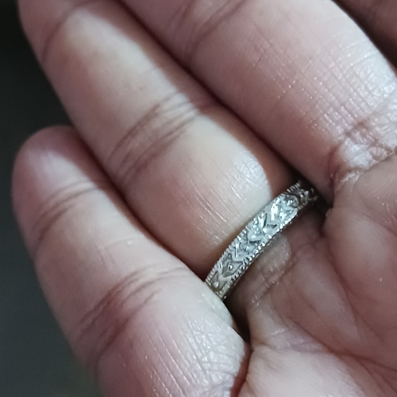 EUC Silver- tone CZ Costume ring. Large - Picture 7 of 8